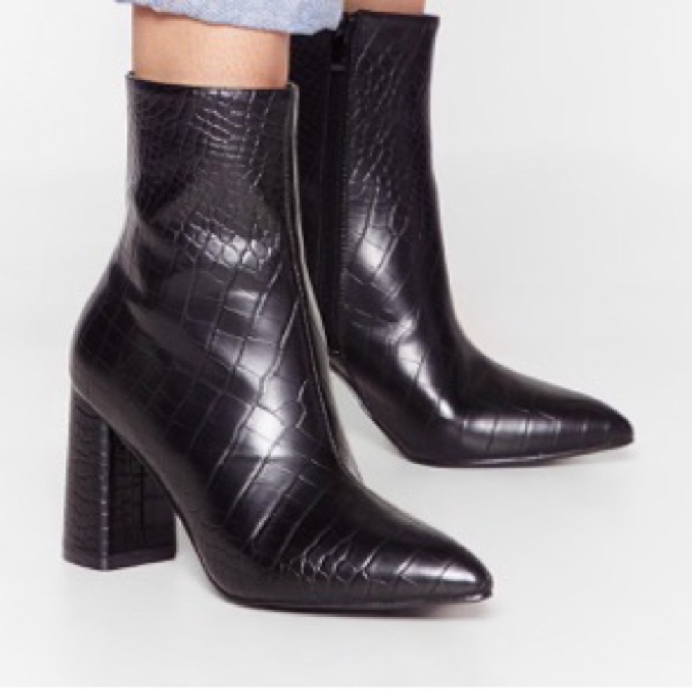 Pointed toe faux leather croc boots